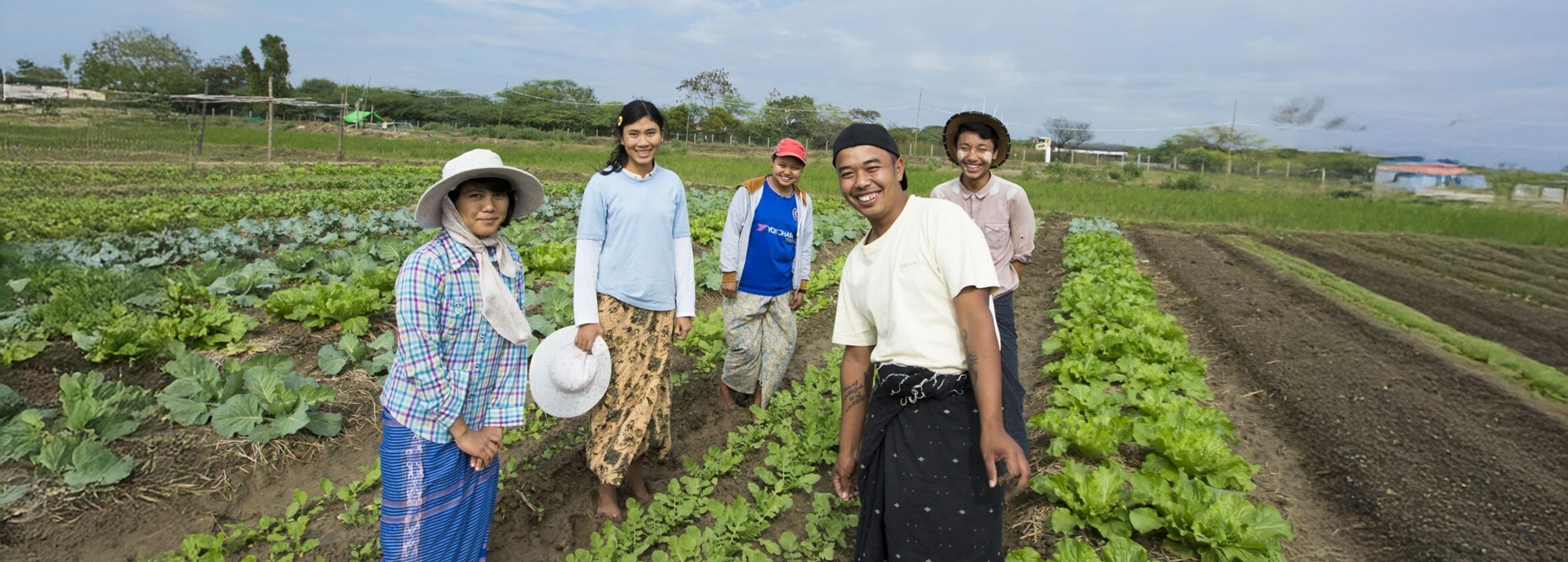 Partisipasi SECOM dalam Proyek Restorasi Hutan Pesisir oleh OISCA